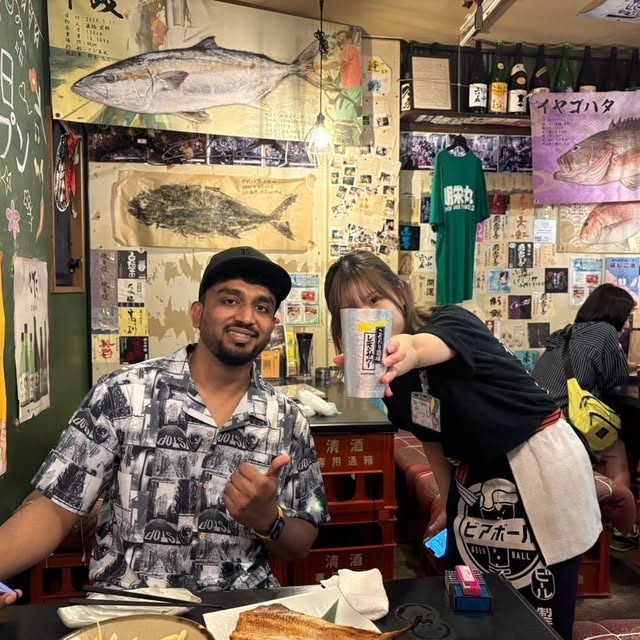 こんにちは(*ˊᗜˋ*) ノ 昨日もご来店ありがとうございます☺️ 本日馬刺しレバ刺しありまっせ〜🤣 皆さん大好き御殿場特産の馬刺し‼️最近は特に人気なので早い者勝ちですよ〜(*ФωФ)フフフ… 本日も皆様のご来店心よりおまちしております*|飲み食い横丁なべすけ 公式Instagram